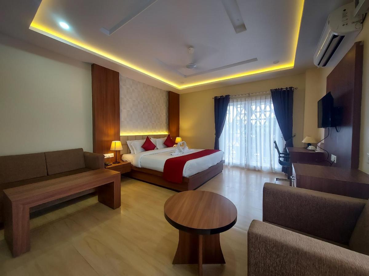 Hotel Bliss Jorhāt Esterno foto
